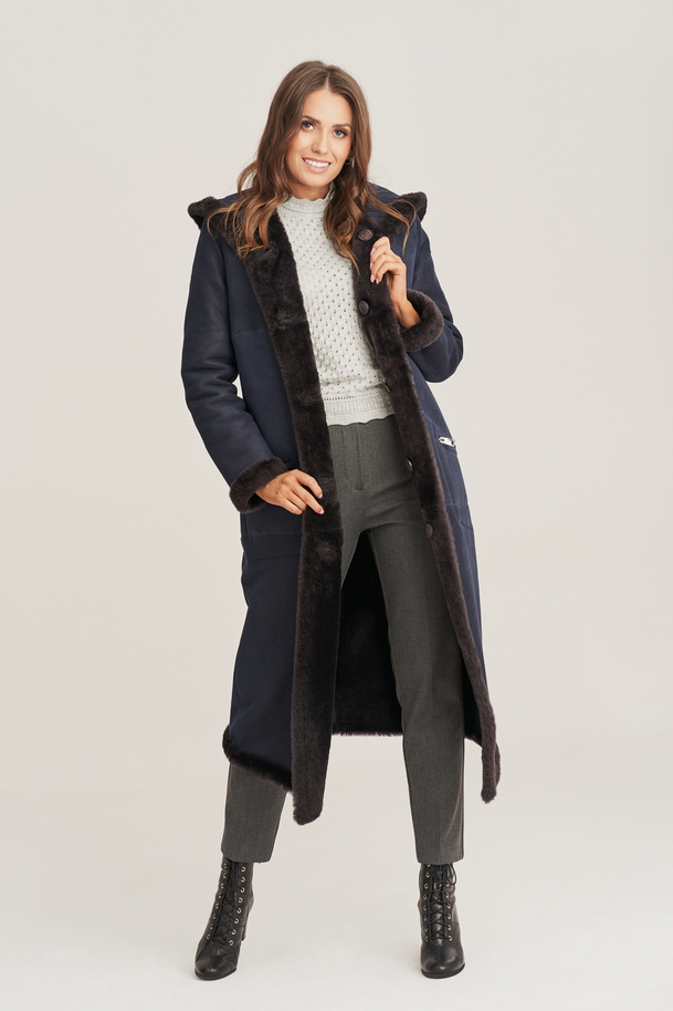 Haină de blană reversibilă din piele naturală de miel pentru femei – albastru închis, model oversize cu glugă