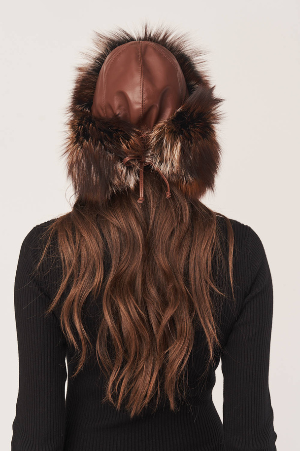 Căciulă damă maro iarnă din piele naturală cu blană vulpe