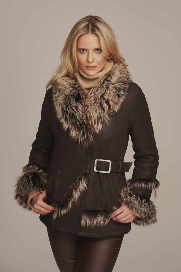 Geacă damă de iarnă din piele naturală de miel cu blană de vulpe
