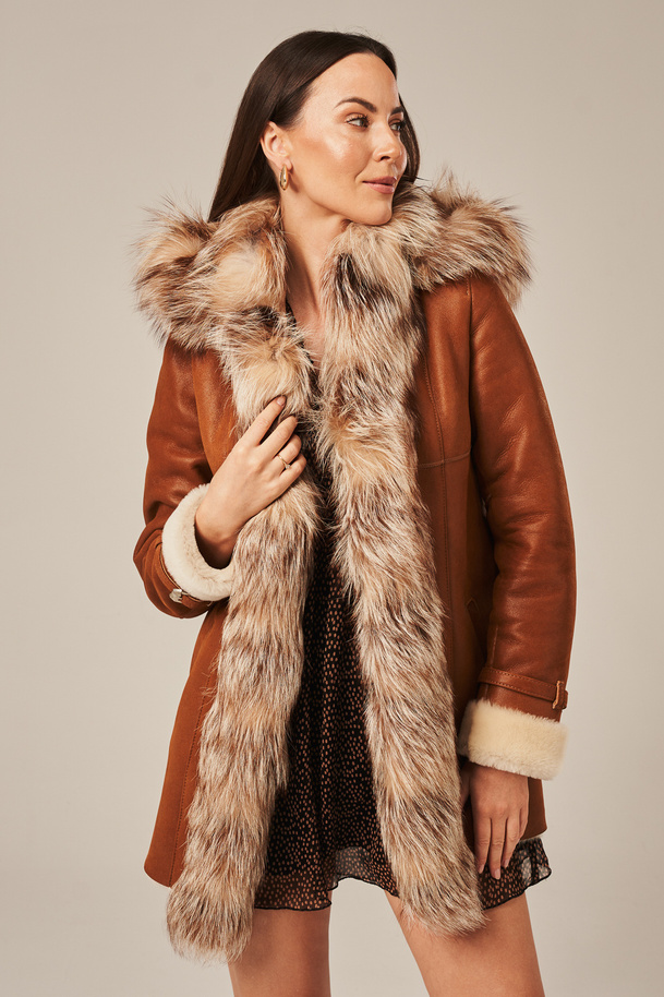 Cojoc shearling cu blană de vulpe și glugă pentru femei