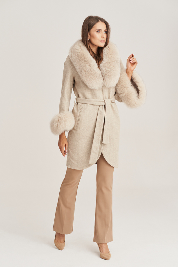 Palton bej din lână de alpaca naturală cu blană de vulpe
