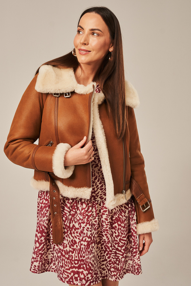 Jachetă din piele de oaie pentru femei