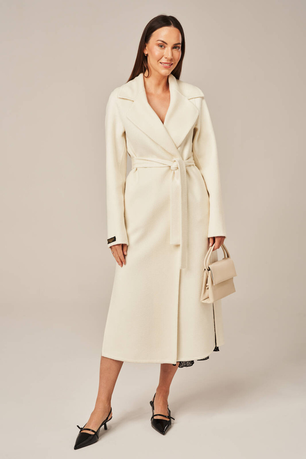 Palton damă alb din lână naturală Alpaca – moale, călduros și elegant, lungime peste genunchi