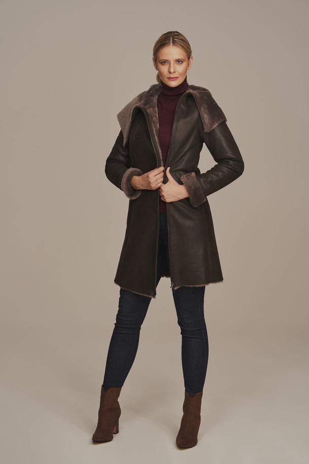 Palton damă din piele de miel natural cu glugă 