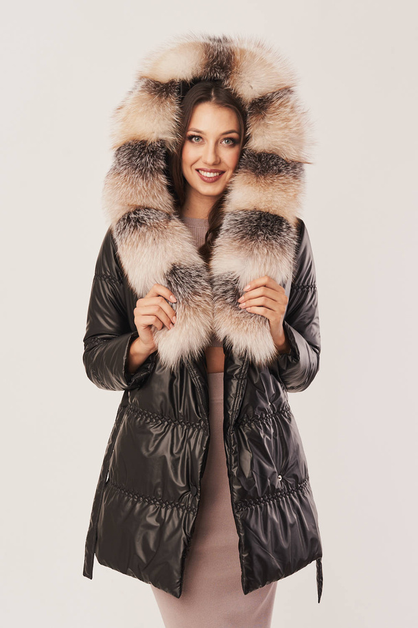 Geacă de damă neagră cu puf și glugă cu blană naturală de vulpe