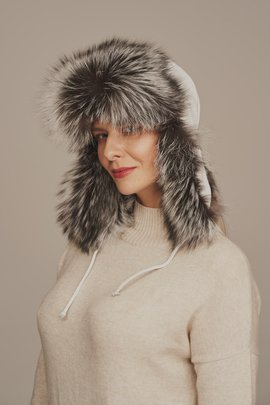Căciulă damă albă ushanka cu blană naturală de vulpe argintie