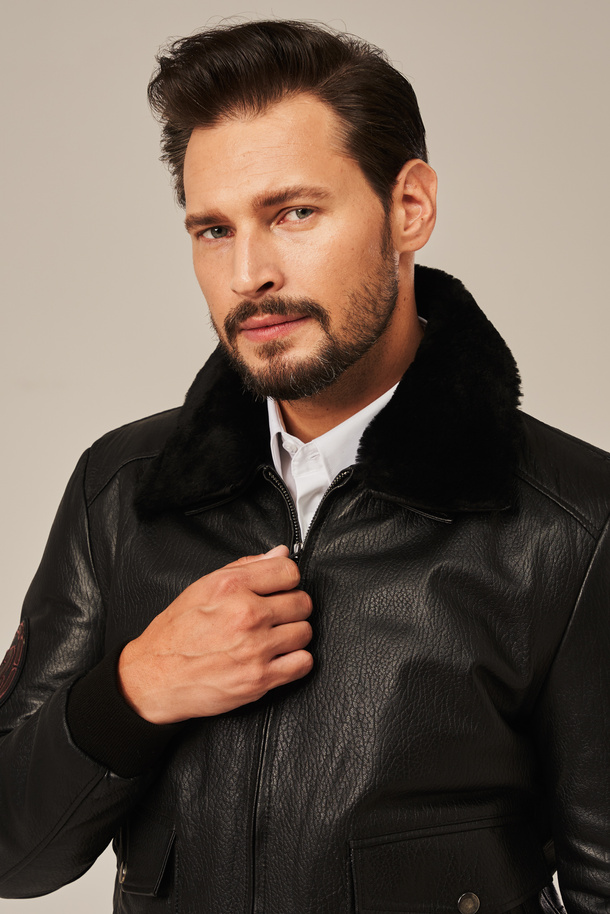 Geacă bărbătească din piele naturală neagră tip pilot – stil militar