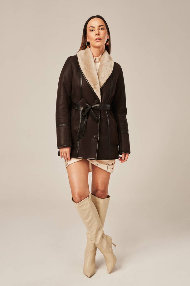 Geacă elegantă din piele de miel maro femei