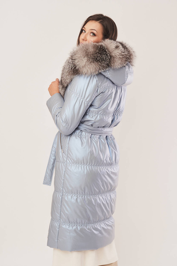 Palton pufos de damă cu glugă și blană naturală - Eleganță în albastru perlat