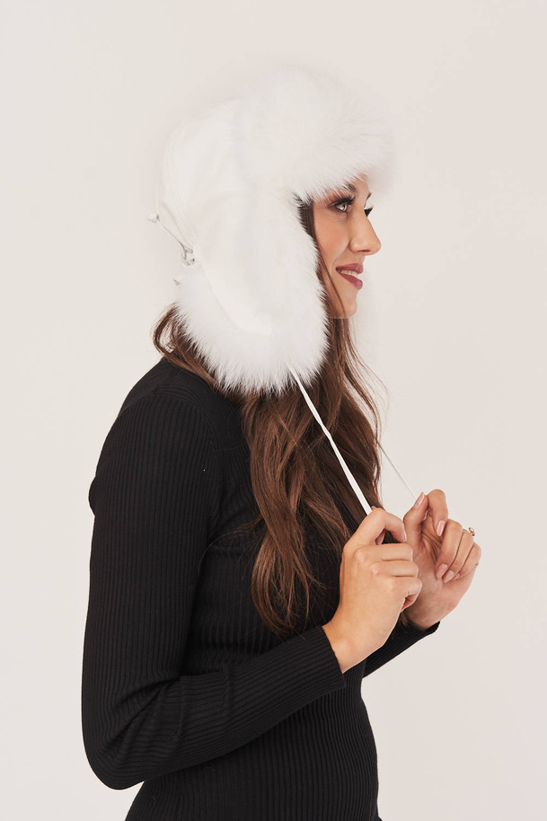 Căciulă albă de iarnă damă din piele și blană naturală