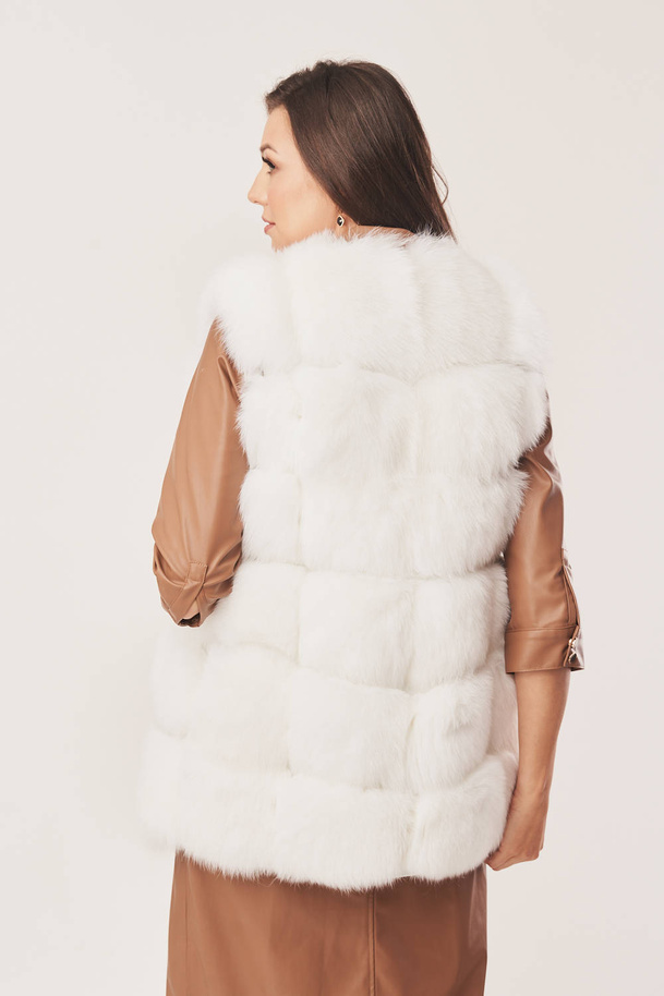 Vestă damă albă din blană naturală de vulpe – elegantă și călduroasă