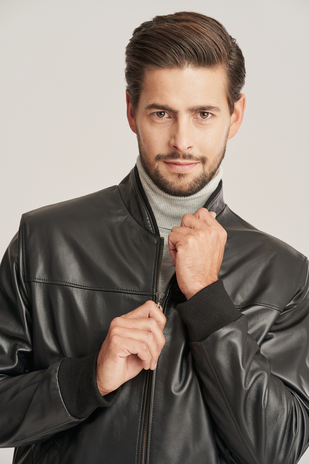 Geacă bărbătească bomber din piele naturală neagră – stil urban casual