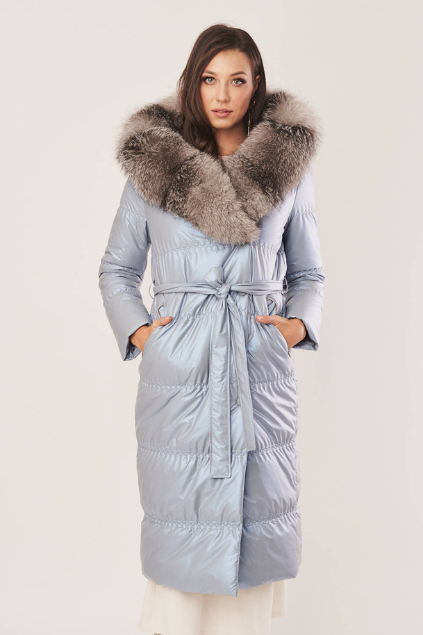 Palton pufos de damă cu glugă și blană naturală - Eleganță în albastru perlat