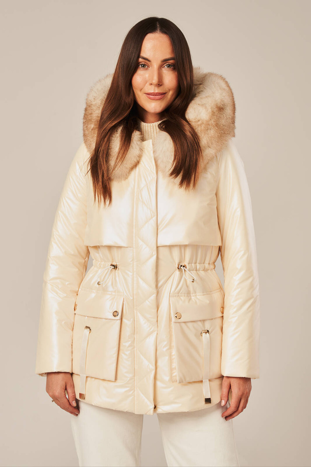 Geacă de damă din blană de vulpe bej cu puf
