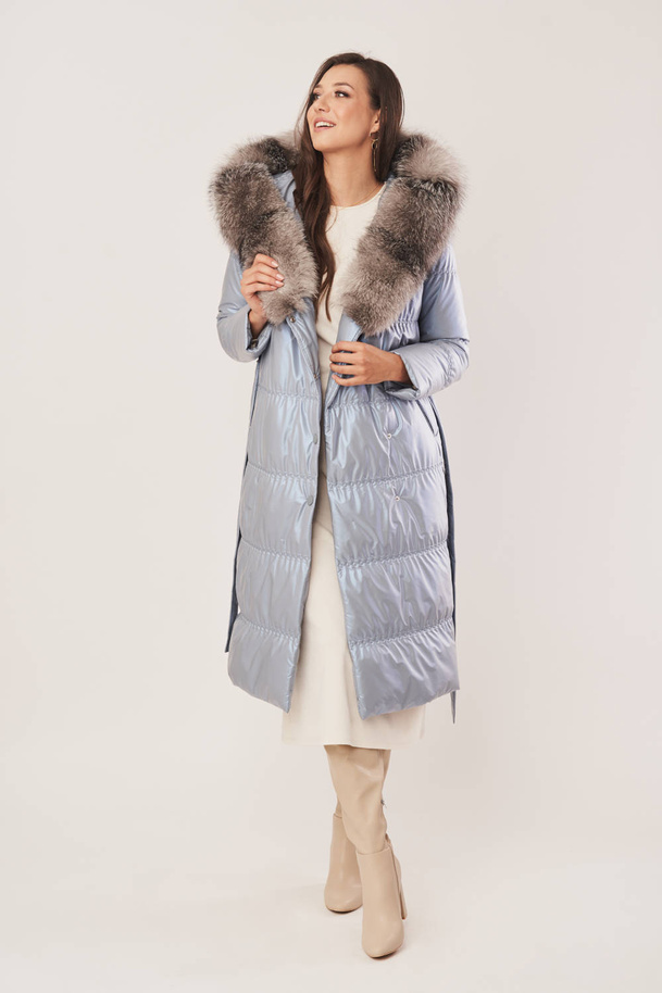 Palton pufos de damă cu glugă și blană naturală - Eleganță în albastru perlat