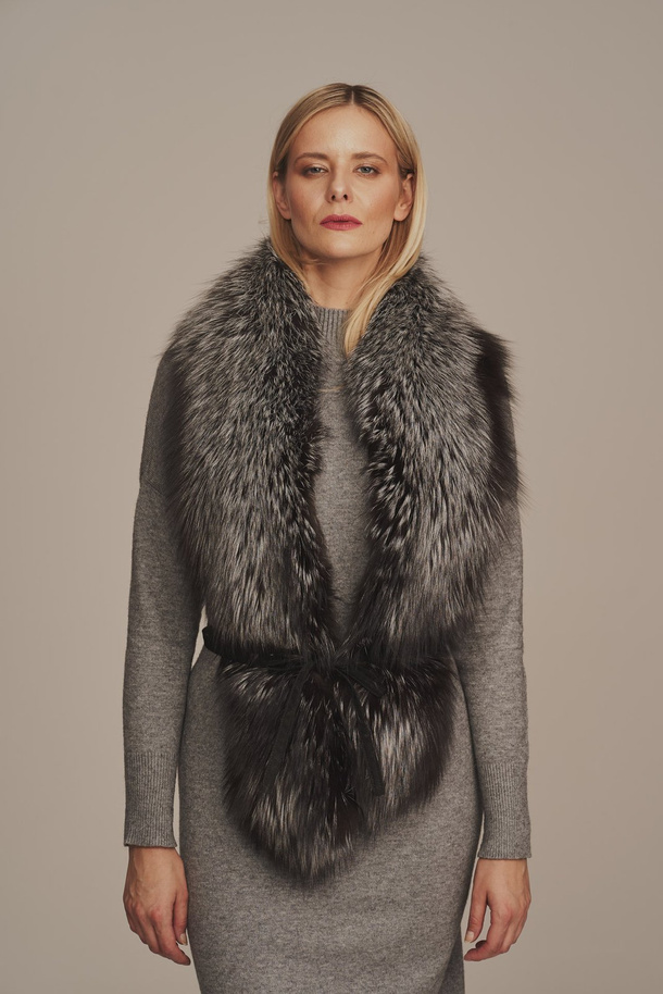 Guler din blană naturală de vulpe argintie – accesoriu de lux pentru sezonul rece