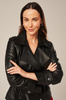 Geacă de damă din piele naturală de oaie – neagră, elegantă și versatilă