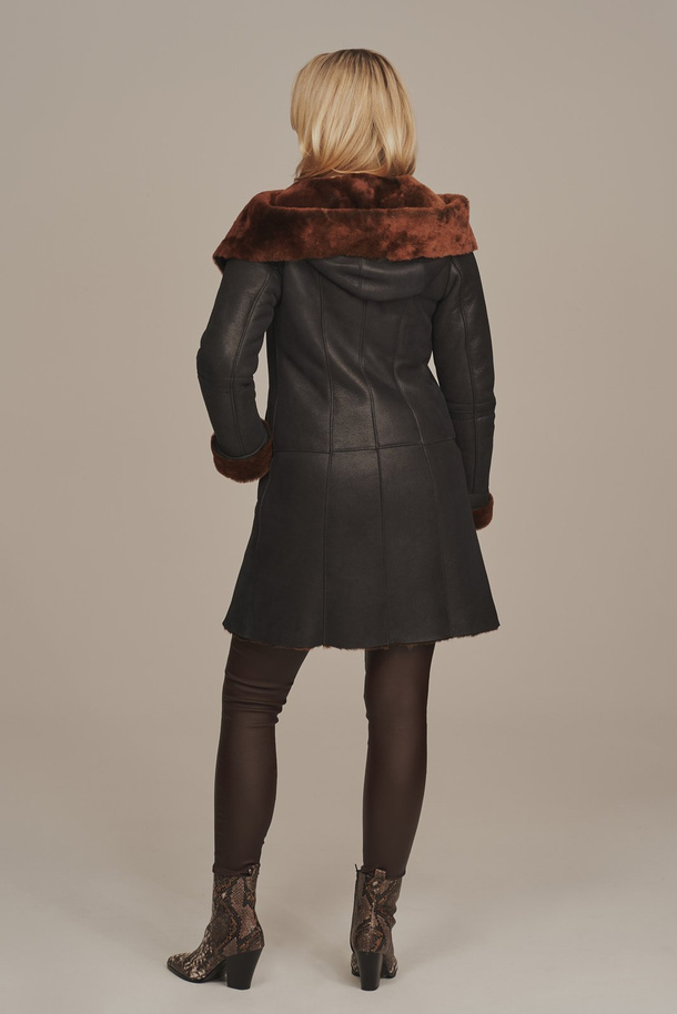 Palton de iarnă damă din piele naturală de miel, cu glugă, culoare grafit cu blană aurie