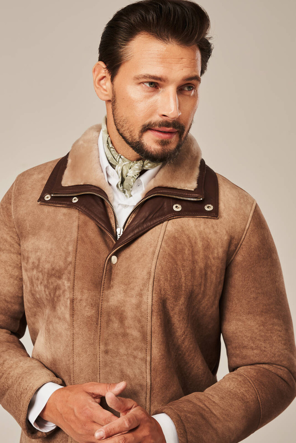 Palton bărbătesc din piele naturală de miel – elegant, maro, clasic și durabil