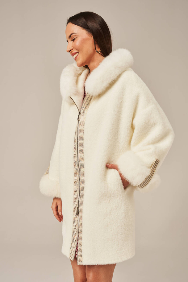 Palton damă călduros cu glugă, blană naturală de vulpe și detalii din piele naturală 