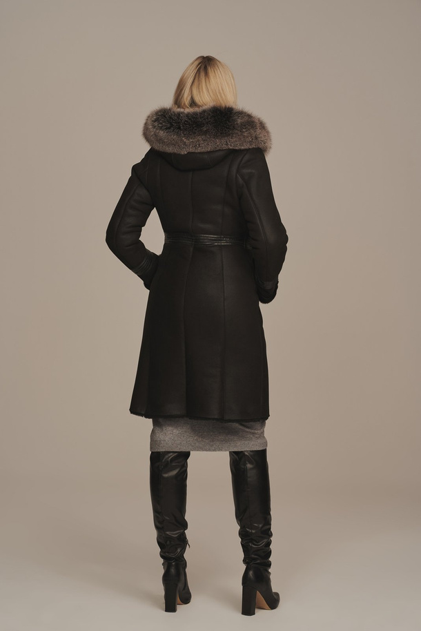 Palton damă natural din piele de miel cu glugă și blană naturală de vulpe – negru, lungime până la genunchi