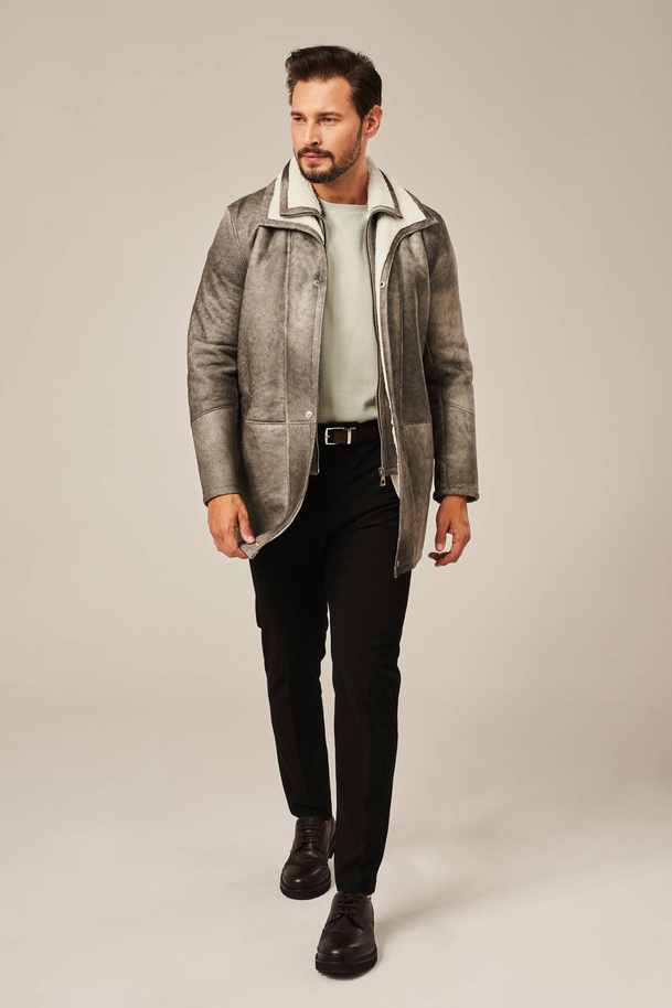 Palton bărbătesc lung din piele de miel naturală – model de iarnă în nuanțe de gri