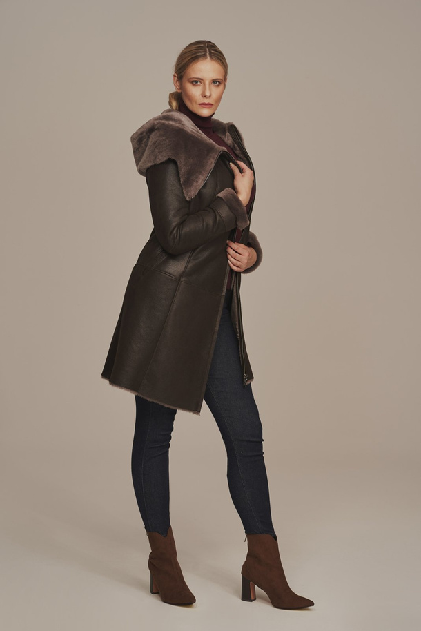 Palton damă din piele de miel natural cu glugă 