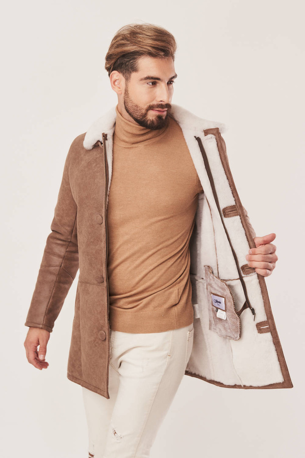 Palton bărbătesc de iarnă bej din piele naturală de miel – eleganță și căldură pentru sezonul rece