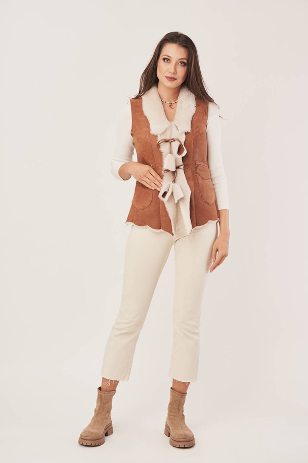 Vestă din piele de oaie pentru femei