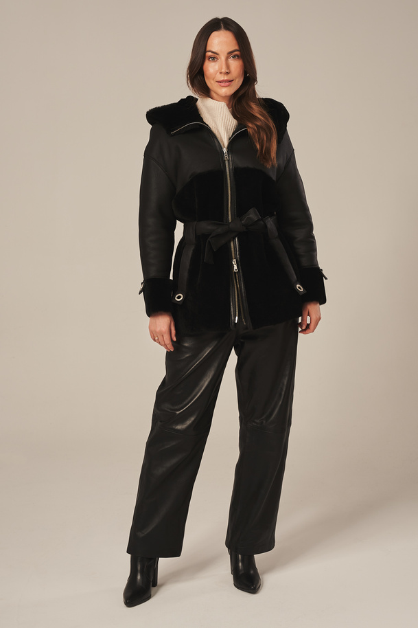 Palton negru natural de oaie pentru femei cu glugă