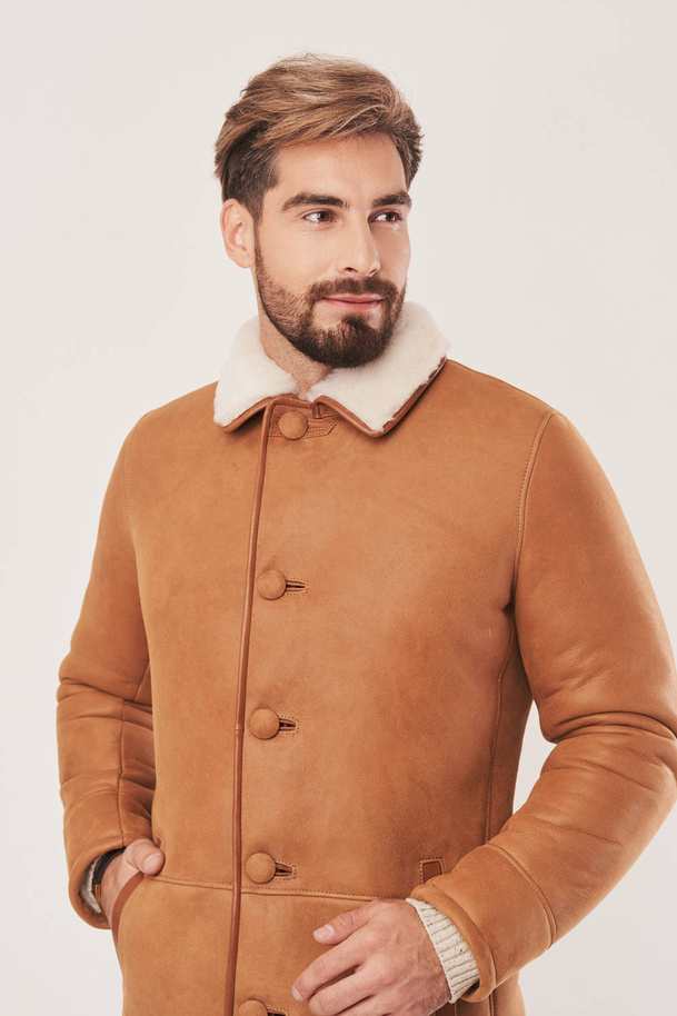 Palton bărbătesc din blană naturală de miel – design clasic