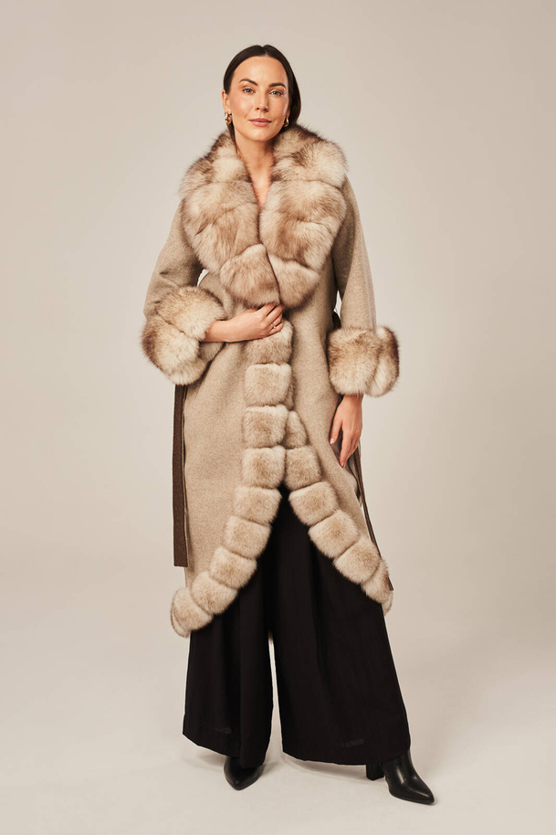 Palton de damă din lână de alpaca cu blană de vulpe