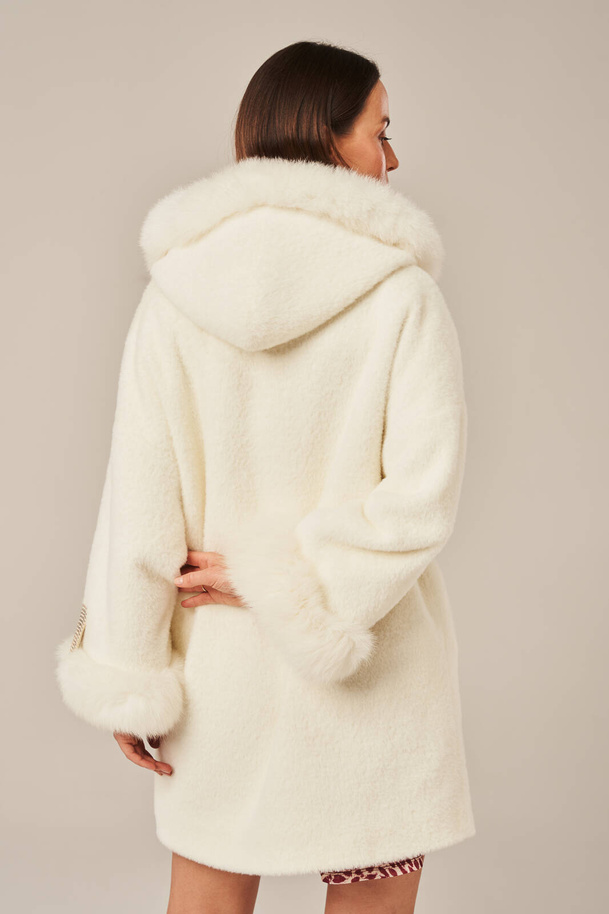 Palton damă călduros cu glugă, blană naturală de vulpe și detalii din piele naturală 