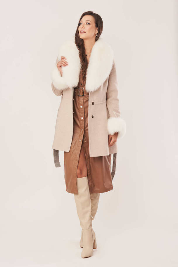 Palton din lână de alpaca pentru femei cu blană de vulpe