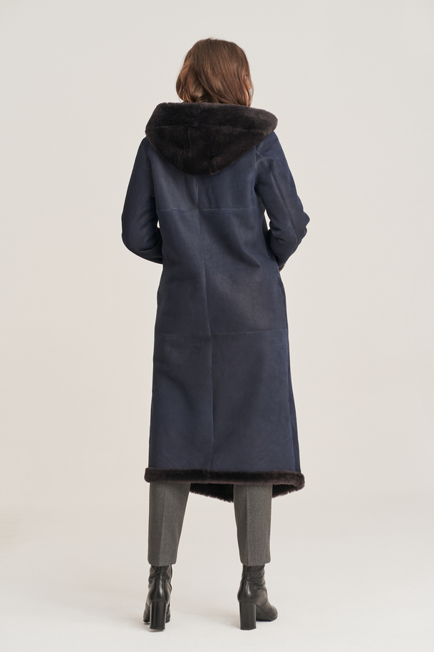 Haină de blană reversibilă din piele naturală de miel pentru femei – albastru închis, model oversize cu glugă