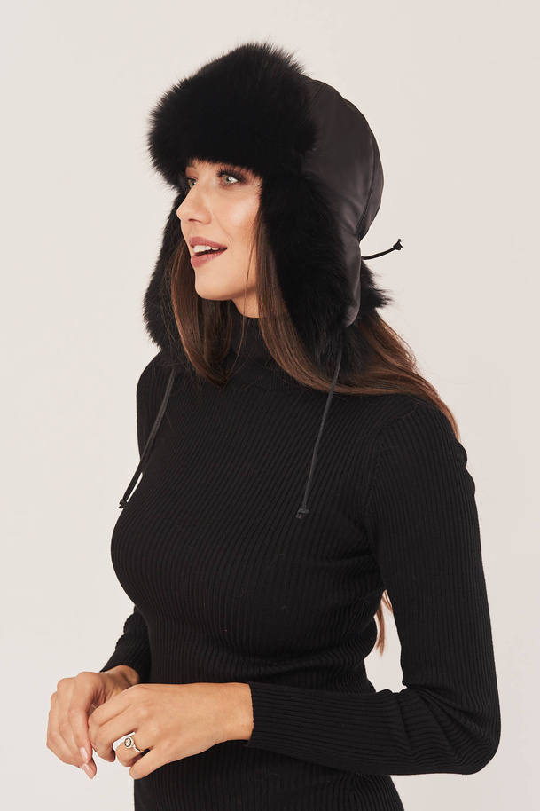 Căciulă neagră damă din piele naturală cu blană de vulpe