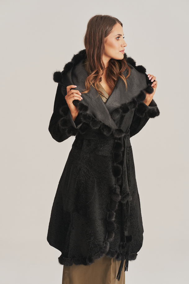 Palton elegant de iarnă pentru femei din lână cu blană negru