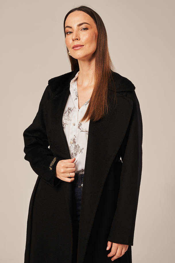 Palton de damă din lână alpaca negru – elegant, călduros și versatil