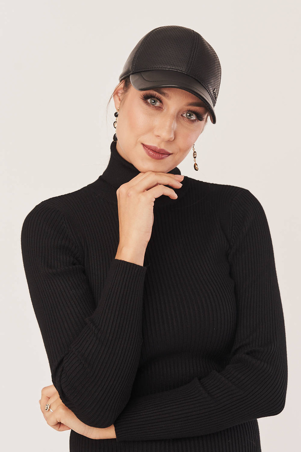 Șapcă damă din piele naturală neagră cu vizieră 