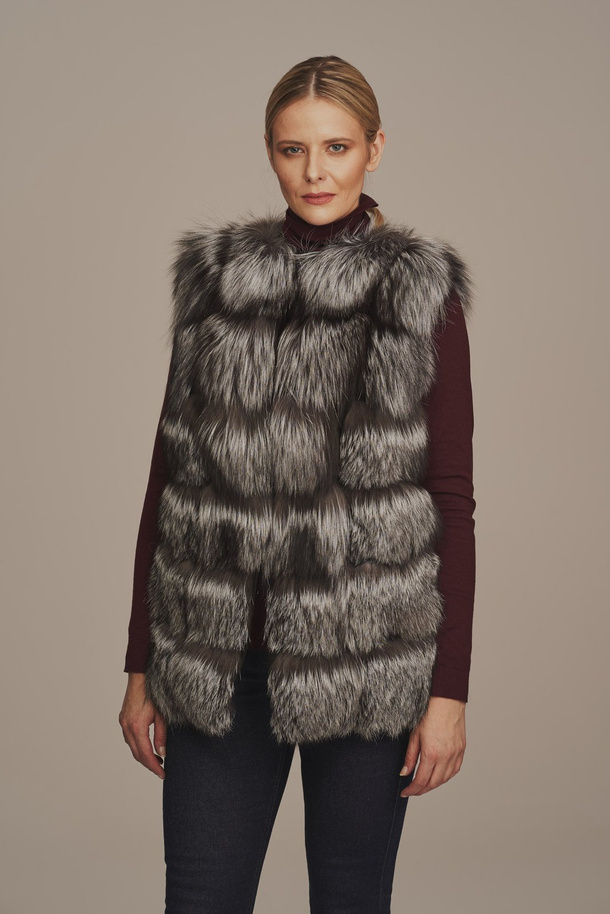 Vesta de damă din blană naturală de vulpe argintie – rafinament atemporal pentru sezonul rece