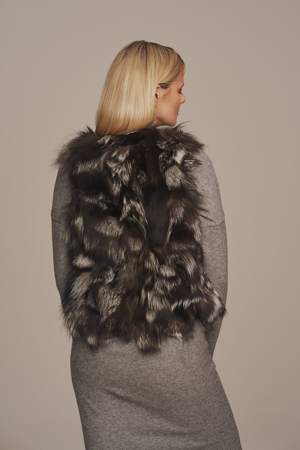 Vestă de damă din blană naturală de vulpe argintie – eleganță în nuanțe moderne de gri