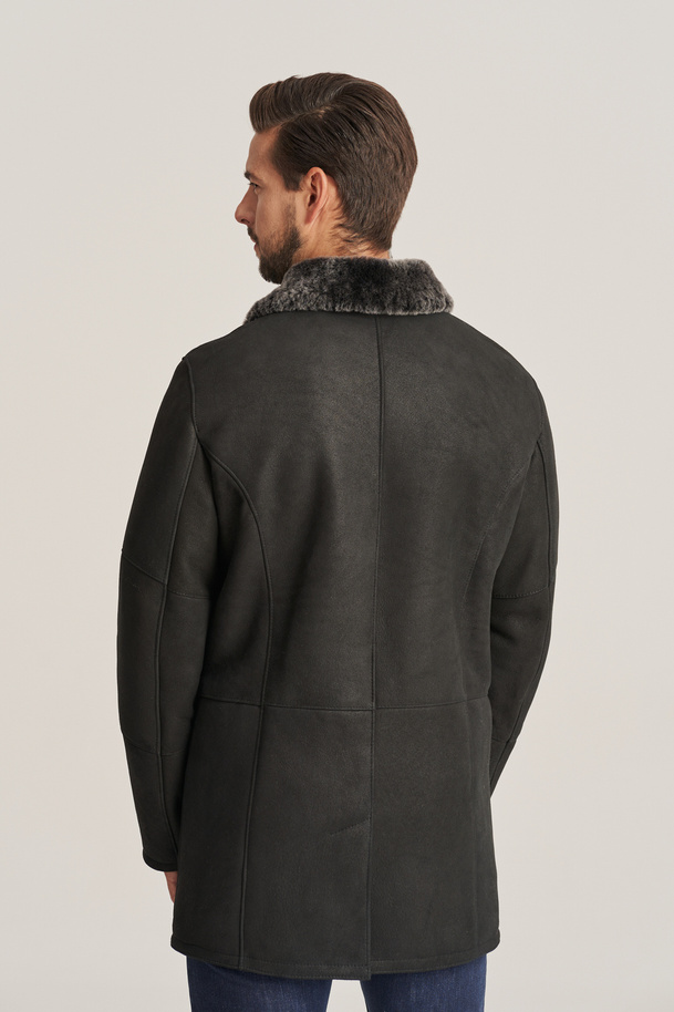 Palton bărbătesc elegant din piele de miel – căldură naturală și stil pentru iarnă