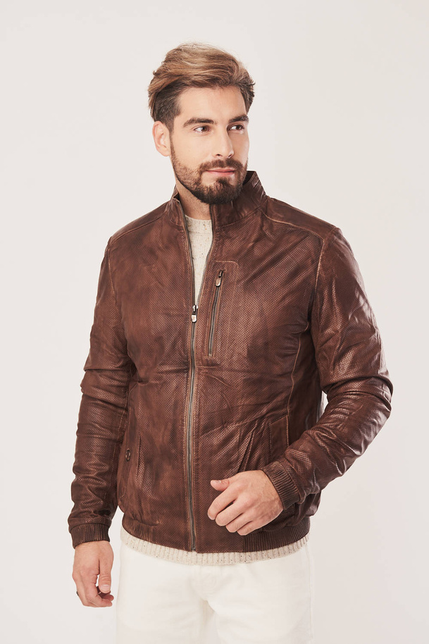 Geacă bărbătească perforată din piele naturală de miel – stil urban pentru primăvară și vară