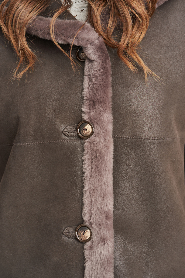 Palton lung din piele de oaie naturală pentru femei