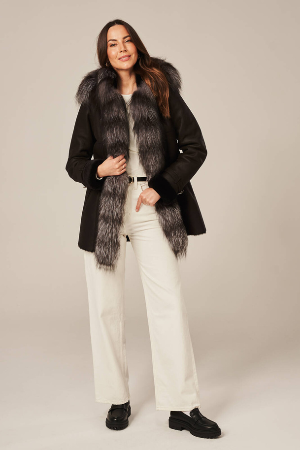 Jachetă din piele de oaie cu blană de vulpe