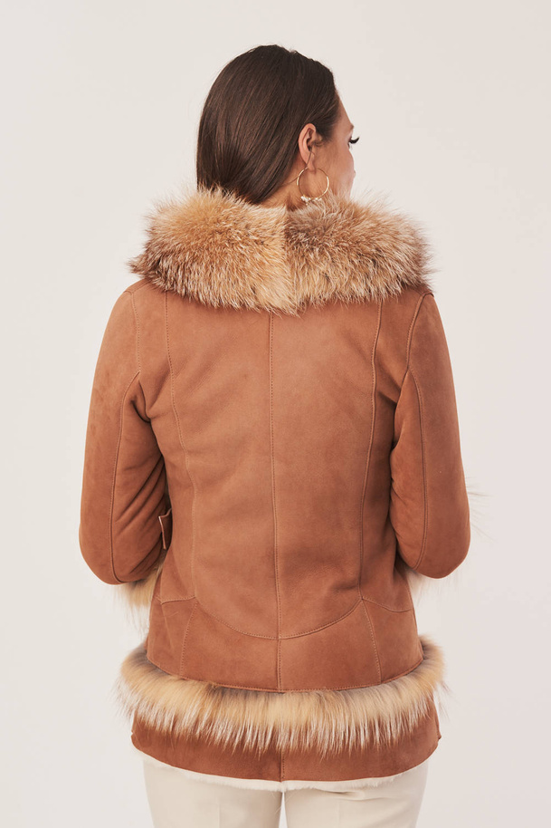 Cojoc damă din piele naturală de miel cu blană albă