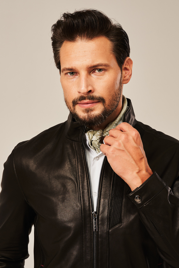 Geacă bărbătească clasică din piele naturală de miel, neagră