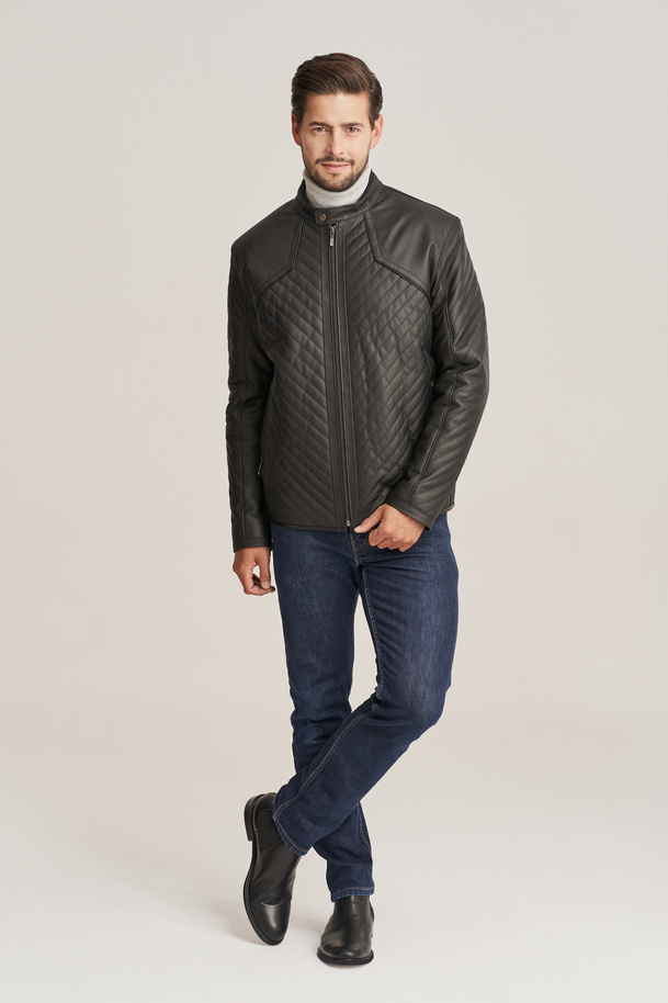 Geacă bărbătească neagră din piele naturală de miel – confort și stil pentru fiecare zi
