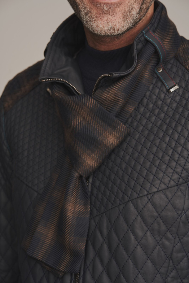 Geacă de piele bărbați grafit – Eleganță și confort într-un design modern pentru sezonul rece