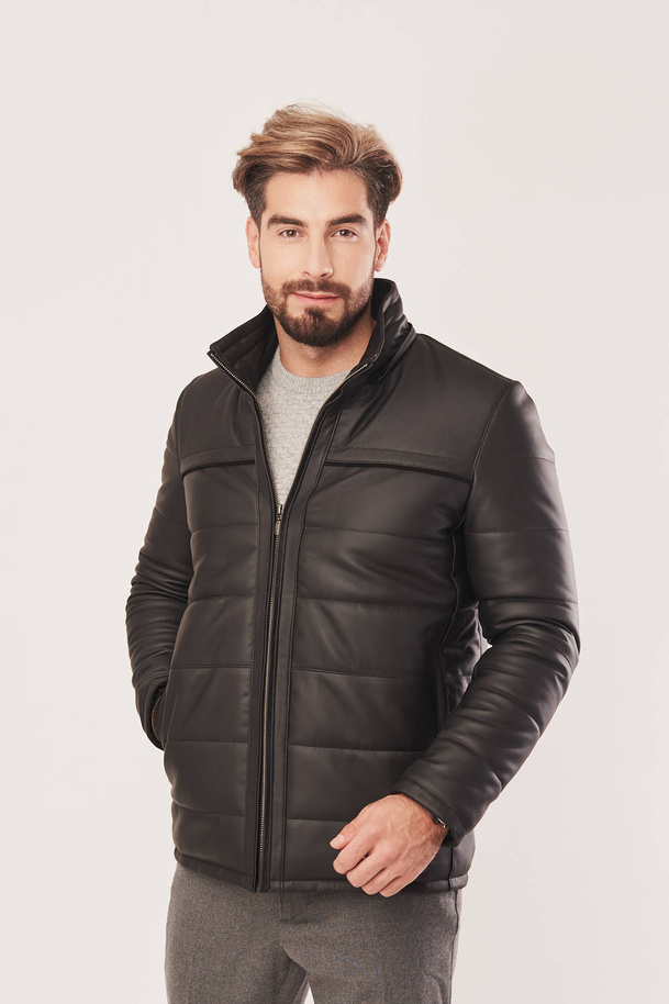 Geacă bărbătească de iarnă din piele naturală de miel – căptușeală groasă și glugă cu blană